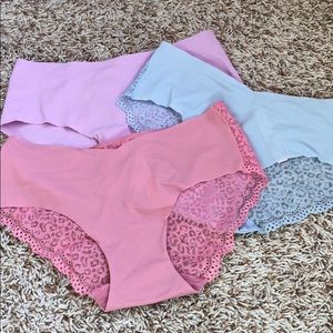 NWT 3 Victoria Secret No Show Hiphuggers